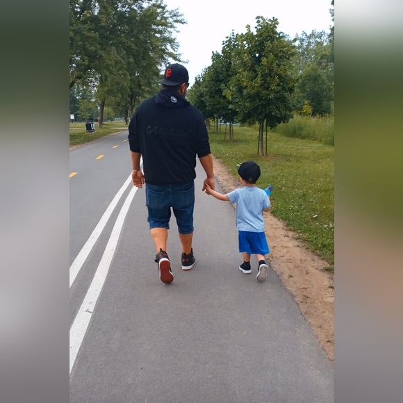 Meet your Posher, Rob😊 - Picture 2 of 9